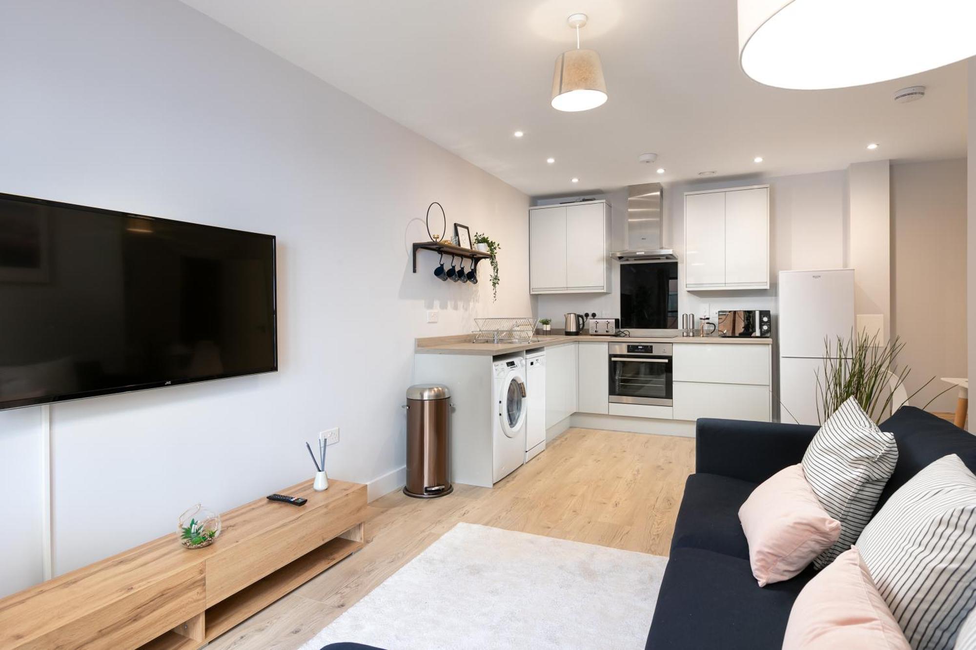 Wesley Gate Apartments - By Hostly Ридинг Экстерьер фото